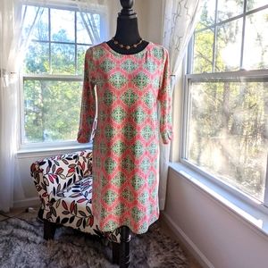 Crown & Ivy knee length shift dress in Size XS Pink